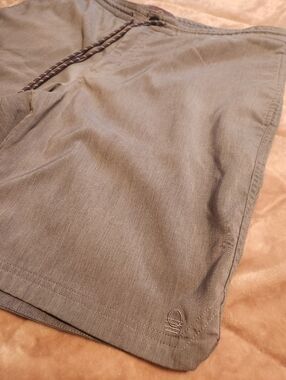Like New Even Tide Mens Kia Hybrid Casual Shorts Size 36/10